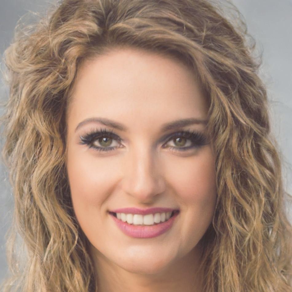 Portrait of Ploy Suwannarat